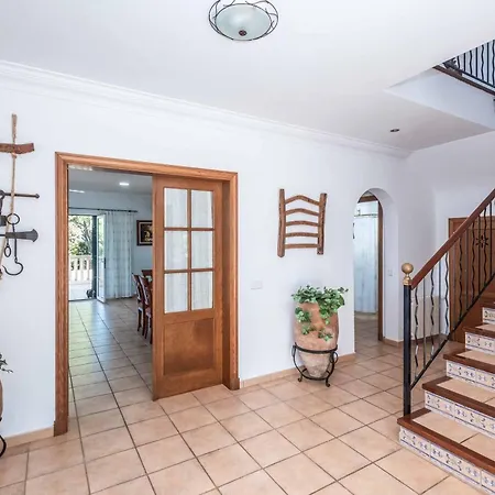 Alaris Villa Santo Tomas